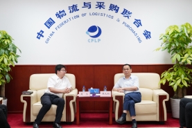 胡大剑与喀什地区商务局党组书记、副局长周杰一行座谈交流